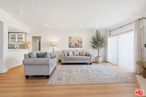 828 S Bedford Street #202
