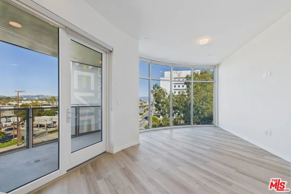 9900 Venice #610 Culver City, CA 90232