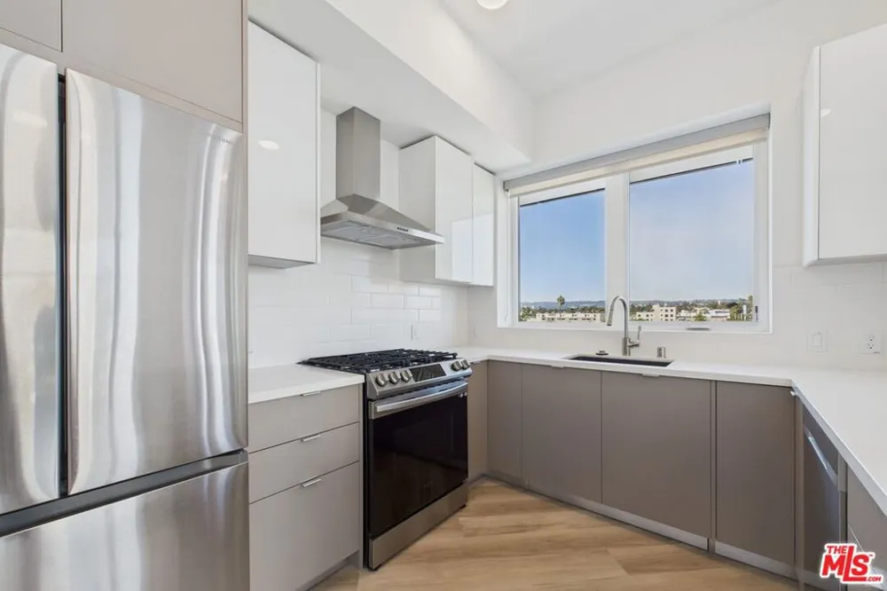 9900 Venice #610 Culver City, CA 90232