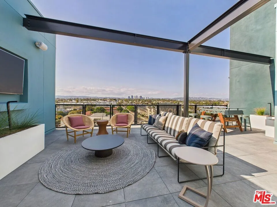 9900 Venice #610 Culver City, CA 90232