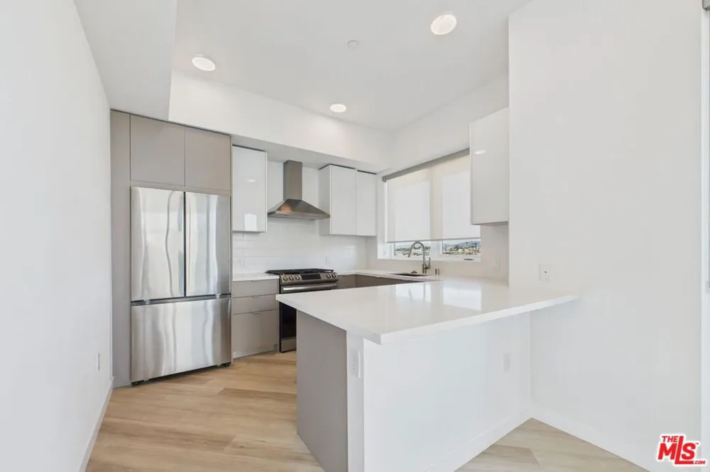9900 Venice #610 Culver City, CA 90232