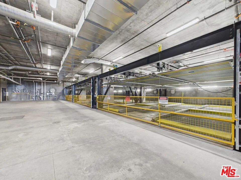 9900 Venice #610 Culver City, CA 90232