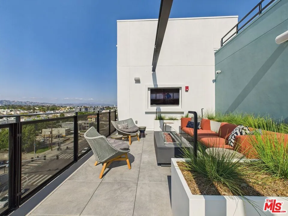 9900 Venice #610 Culver City, CA 90232