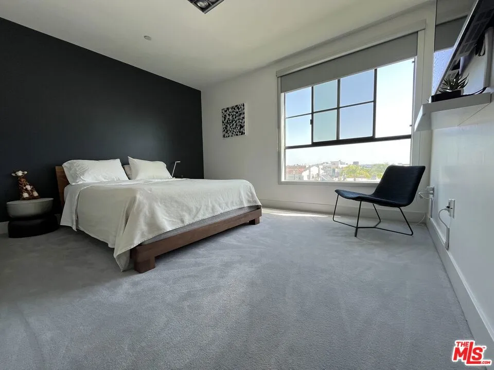 932 Alfred Street #PH1 Los Angeles, CA 90069