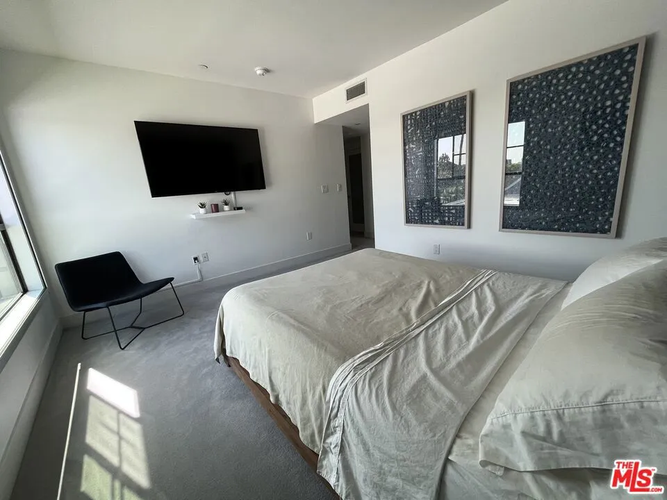 932 Alfred Street #PH1 Los Angeles, CA 90069