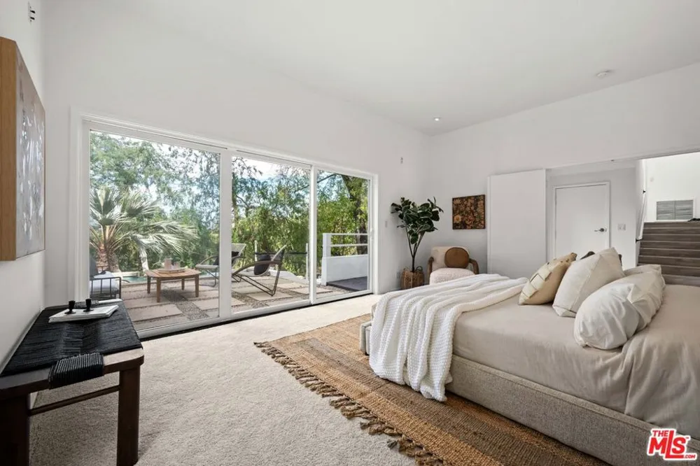6969 Woodrow Wilson Drive Los Angeles, CA 90068
