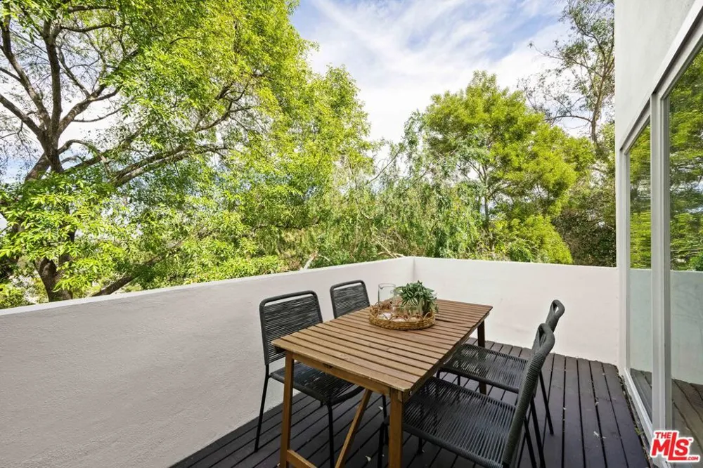 6969 Woodrow Wilson Drive Los Angeles, CA 90068