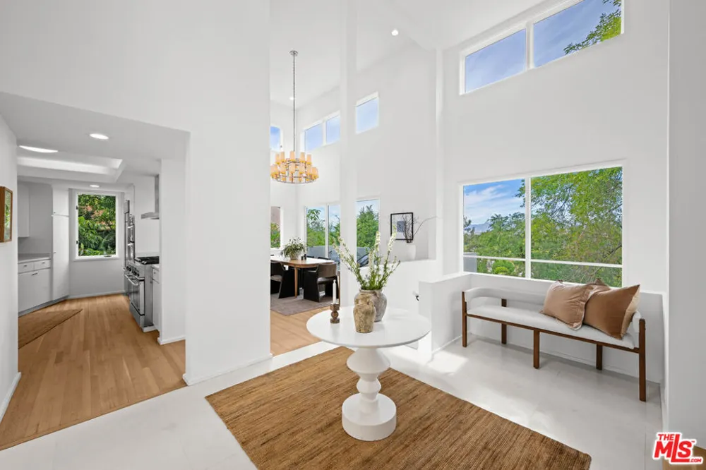 6969 Woodrow Wilson Drive Los Angeles, CA 90068