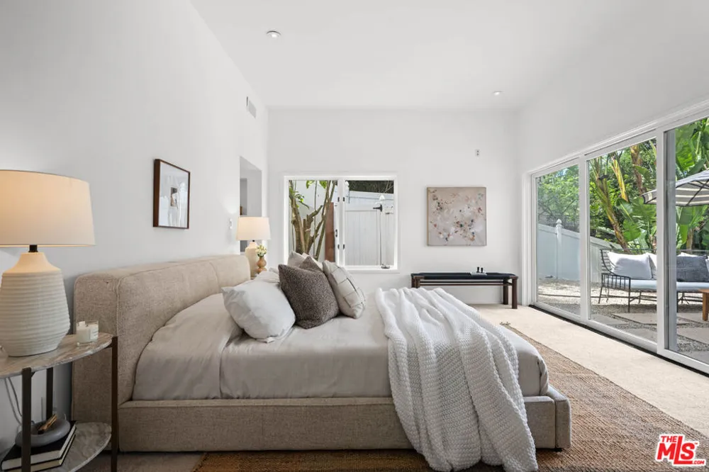 6969 Woodrow Wilson Drive Los Angeles, CA 90068