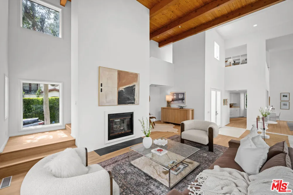 6969 Woodrow Wilson Drive Los Angeles, CA 90068