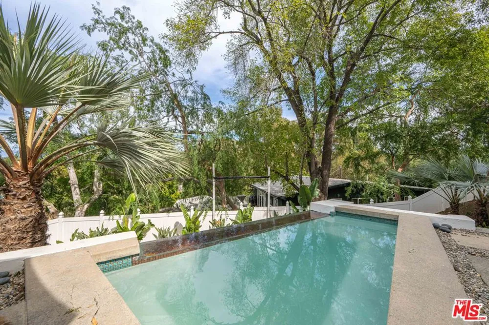 6969 Woodrow Wilson Drive Los Angeles, CA 90068