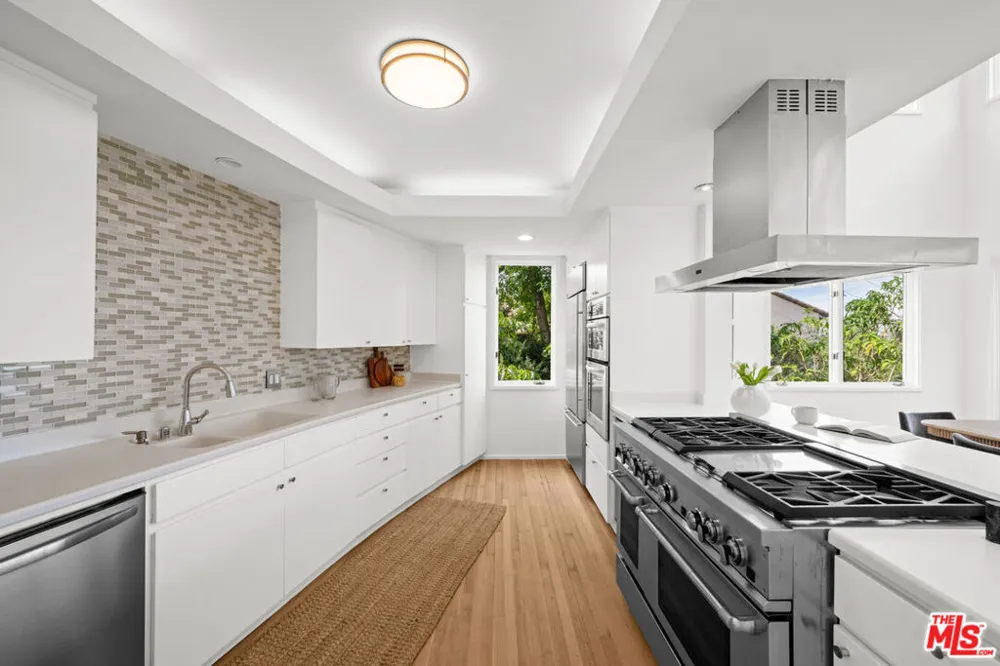6969 Woodrow Wilson Drive Los Angeles, CA 90068