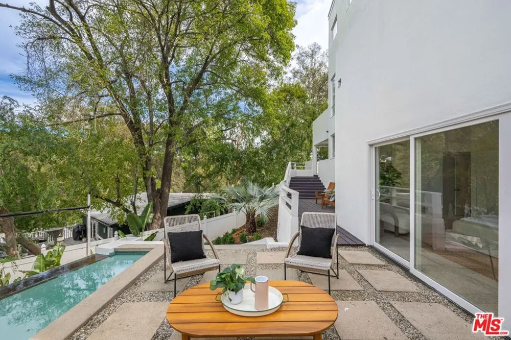 6969 Woodrow Wilson Drive Los Angeles, CA 90068