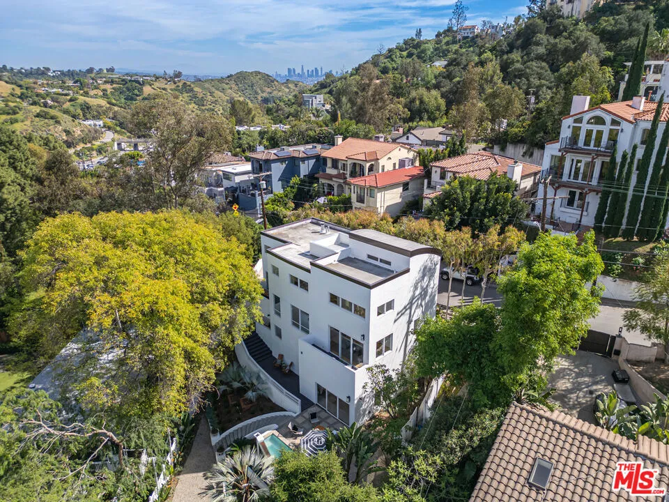6969 Woodrow Wilson Drive Los Angeles, CA 90068