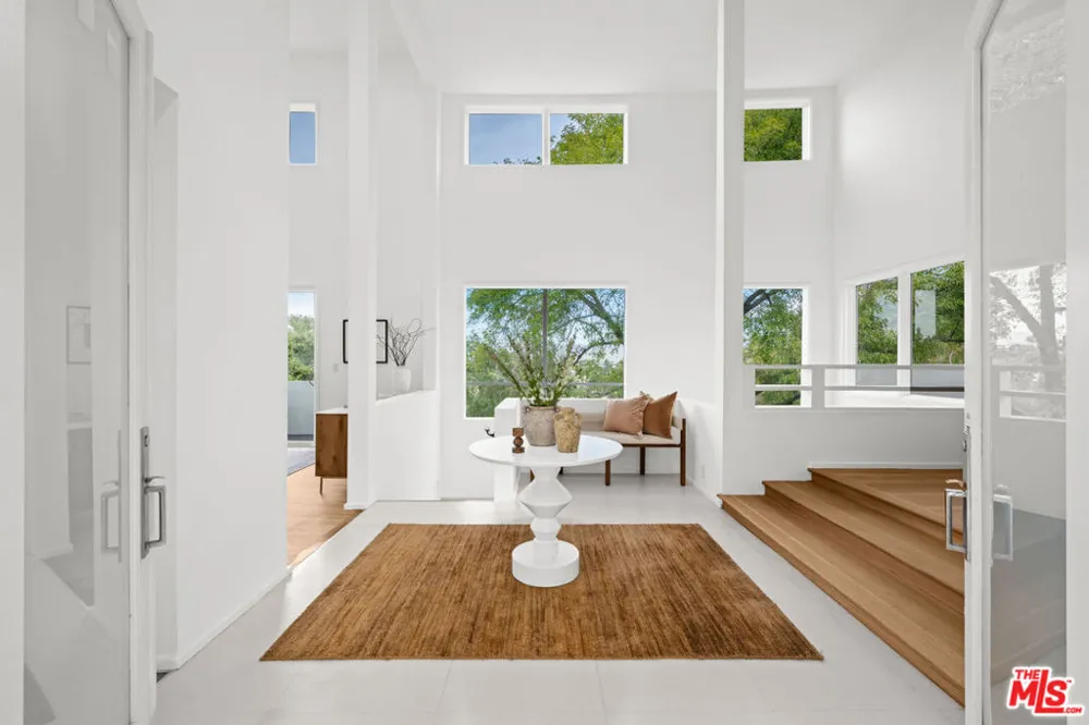 6969 Woodrow Wilson Drive Los Angeles, CA 90068