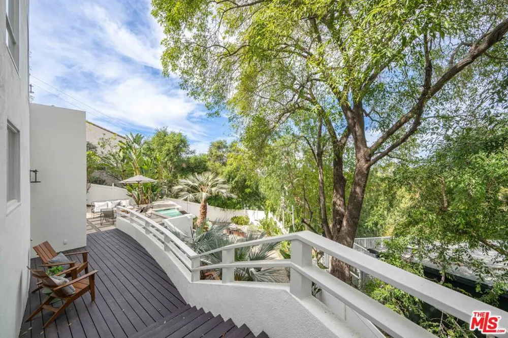 6969 Woodrow Wilson Drive Los Angeles, CA 90068