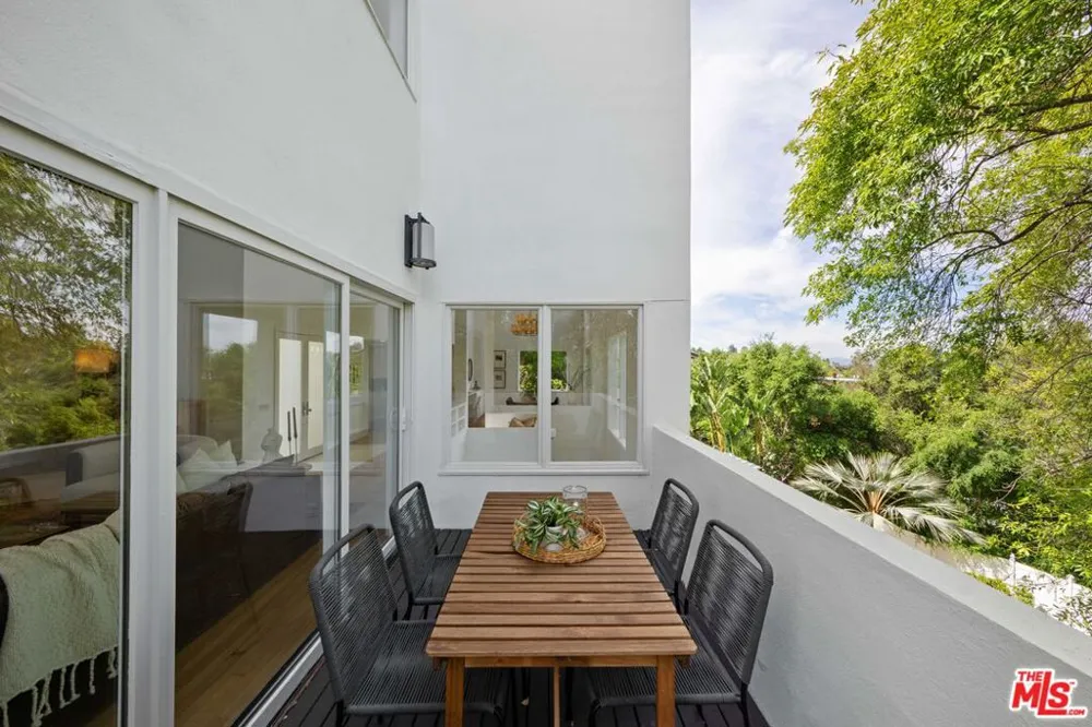 6969 Woodrow Wilson Drive Los Angeles, CA 90068