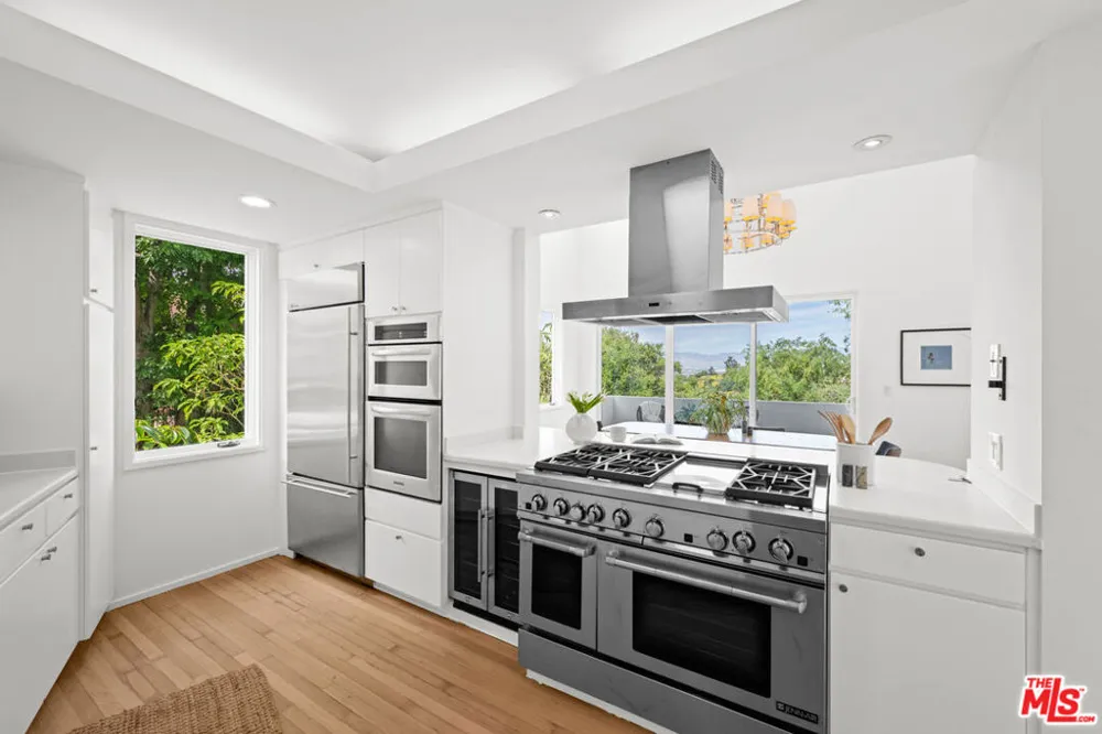 6969 Woodrow Wilson Drive Los Angeles, CA 90068