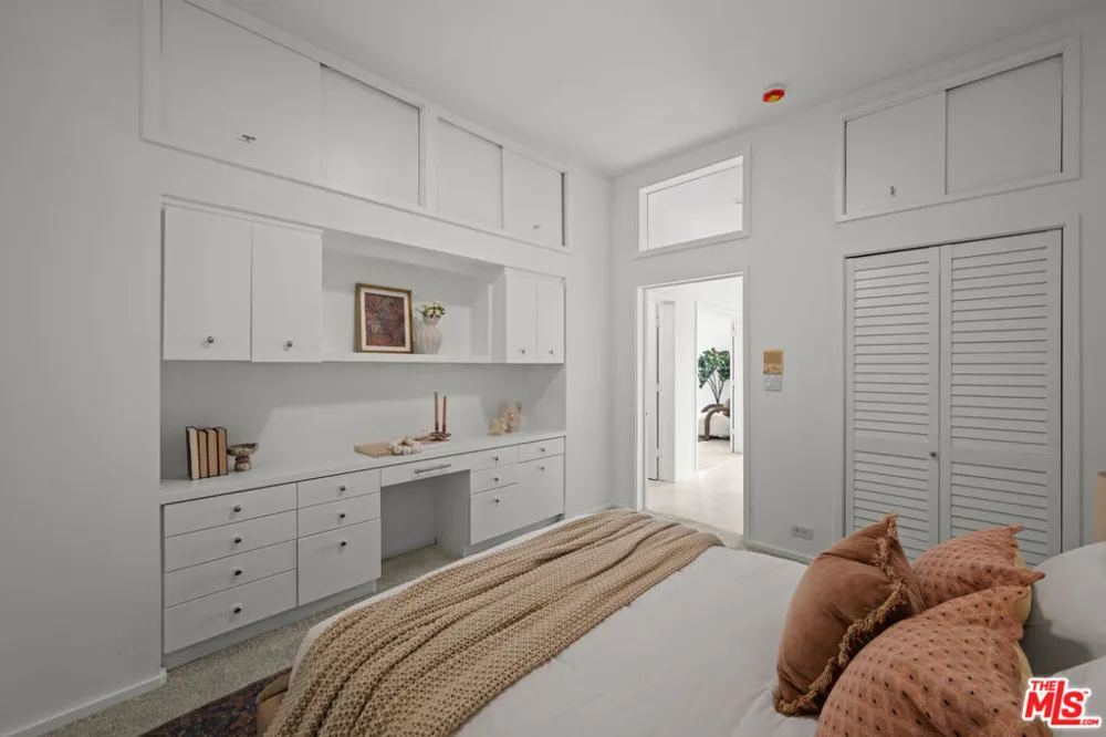6969 Woodrow Wilson Drive Los Angeles, CA 90068