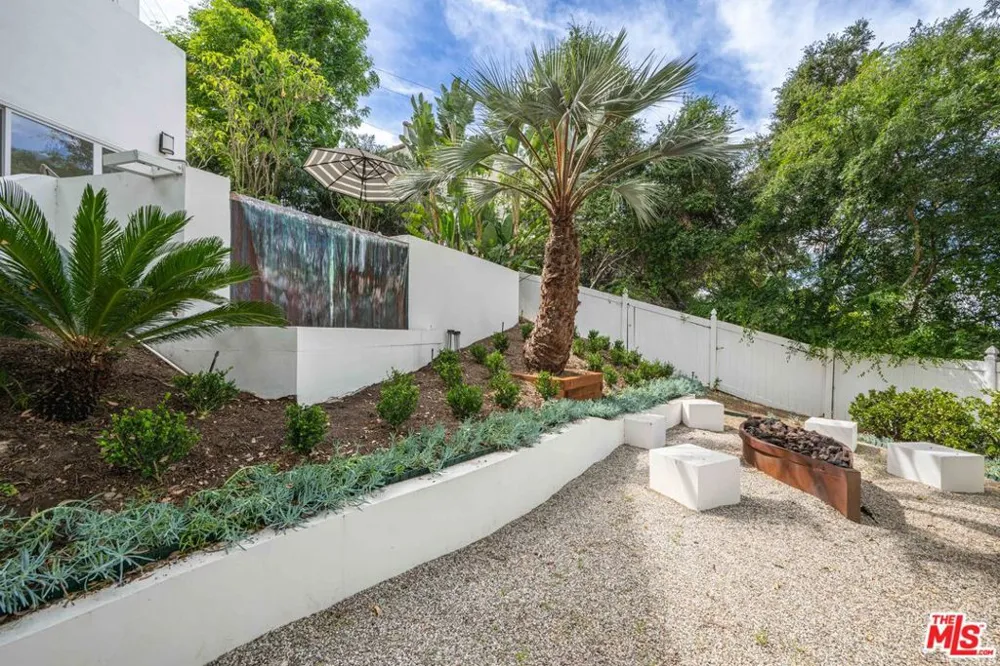 6969 Woodrow Wilson Drive Los Angeles, CA 90068