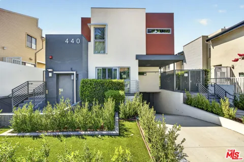 440 Palm Drive #4