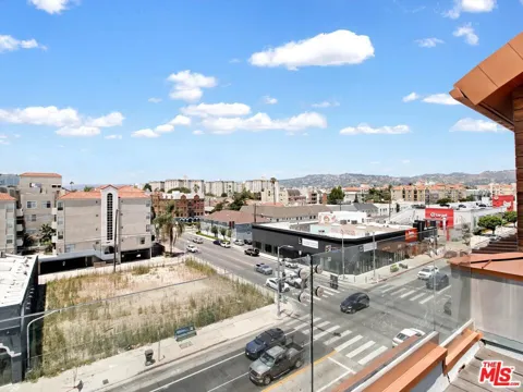 600 S La Brea Avenue #3