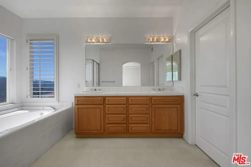 1492 Paseo De Oro Los Angeles, CA 90272