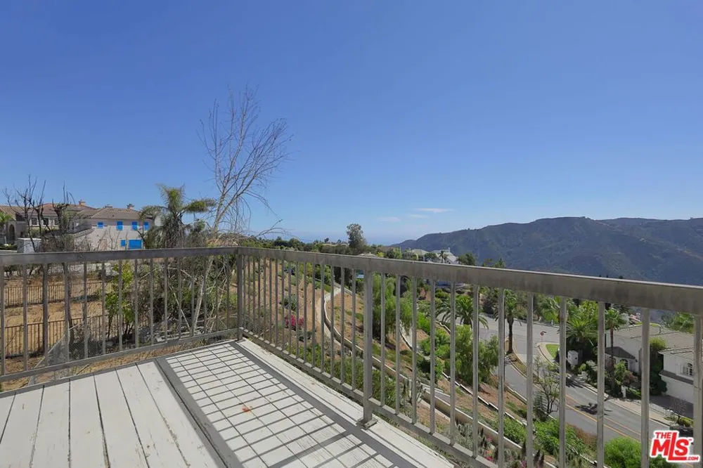 1492 Paseo De Oro Los Angeles, CA 90272