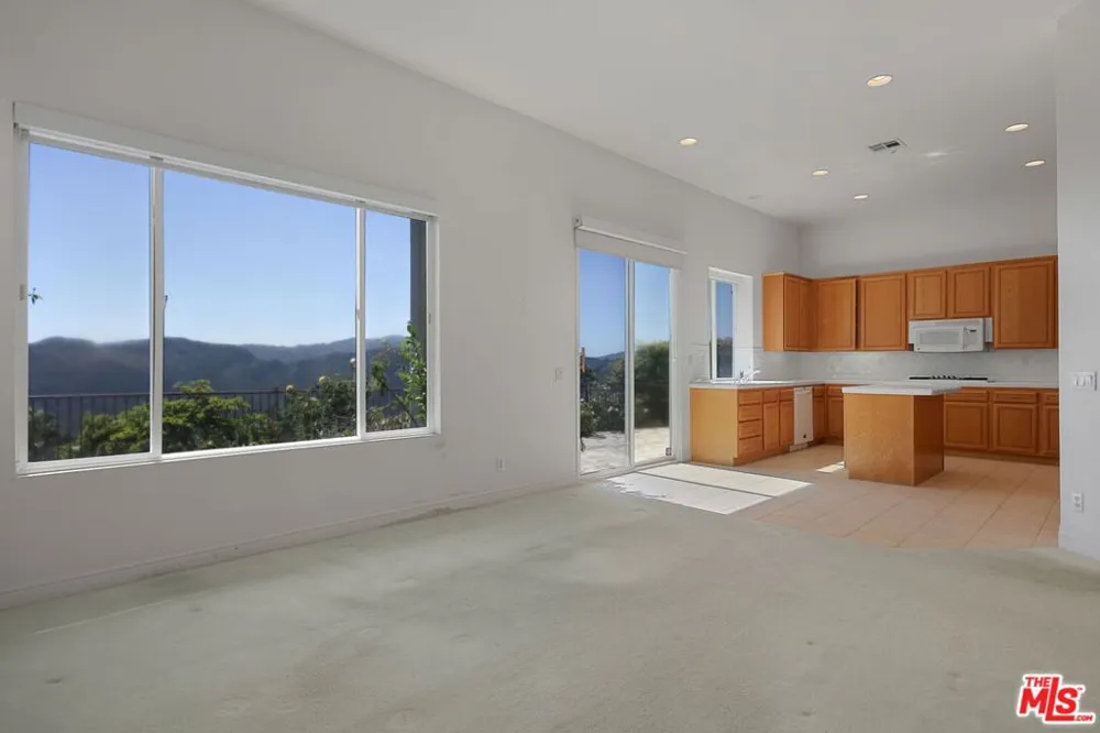 1492 Paseo De Oro Los Angeles, CA 90272