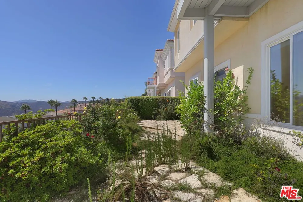 1492 Paseo De Oro Los Angeles, CA 90272