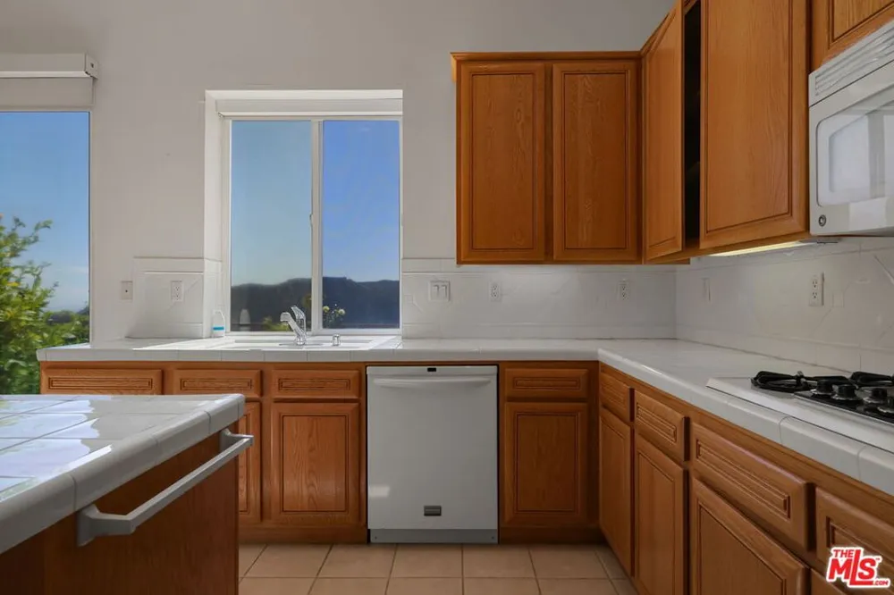 1492 Paseo De Oro Los Angeles, CA 90272