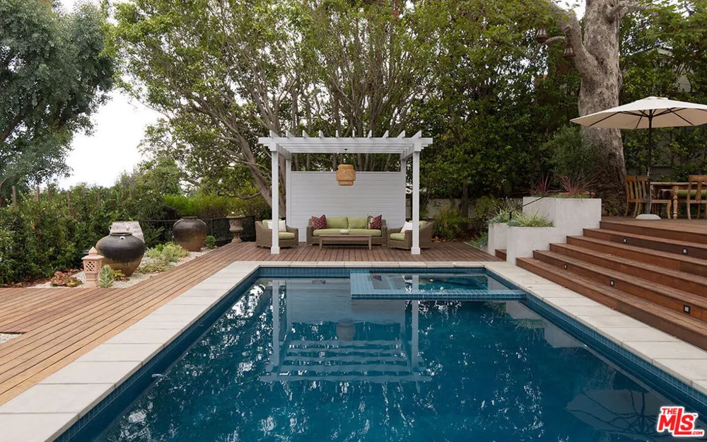 12307 7th Helena Drive Los Angeles, CA 90049