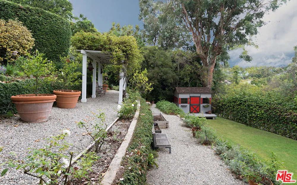 12307 7th Helena Drive Los Angeles, CA 90049