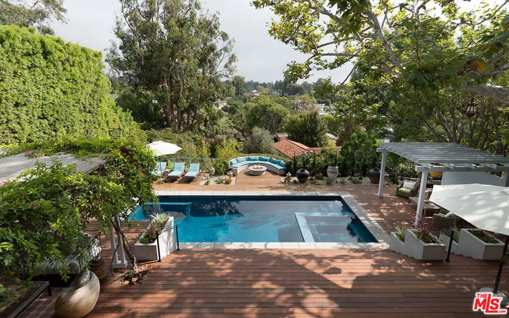 12307 7th Helena Drive Los Angeles, CA 90049