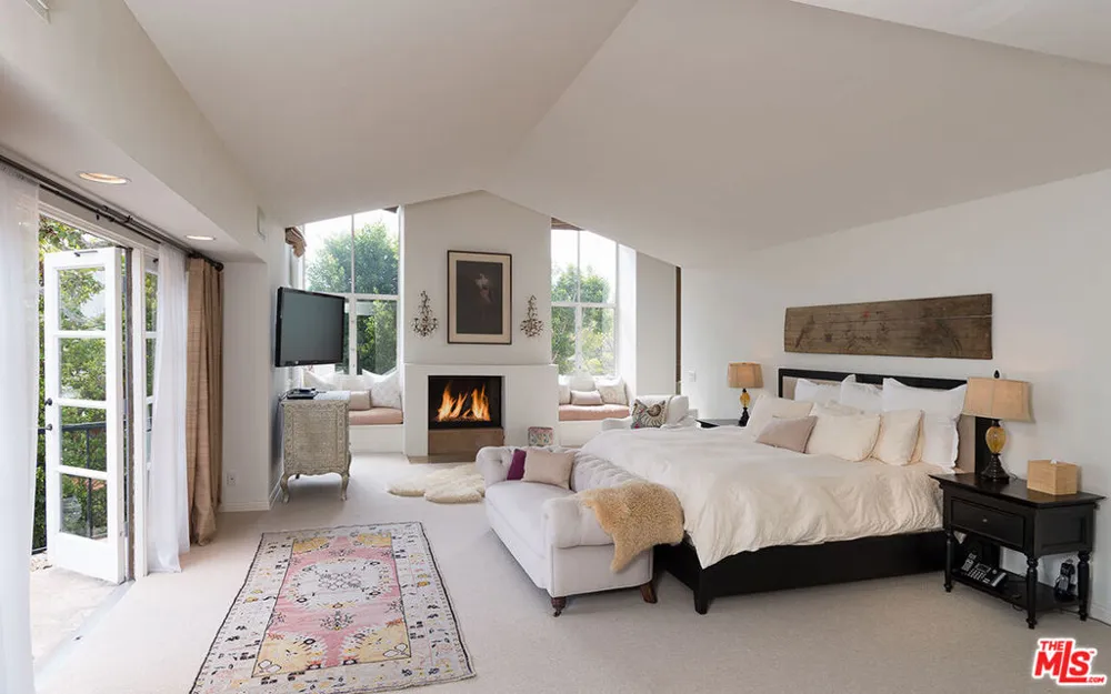 12307 7th Helena Drive Los Angeles, CA 90049