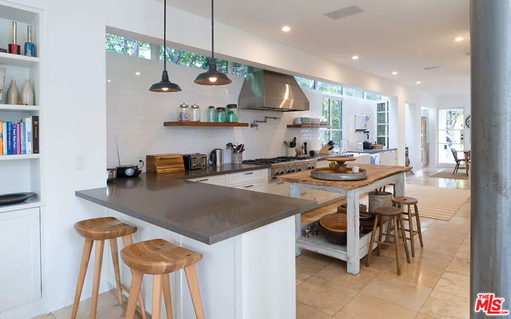 12307 7th Helena Drive Los Angeles, CA 90049