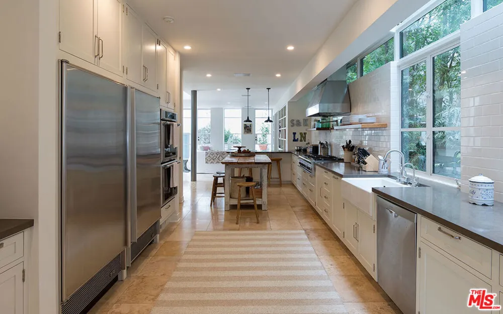 12307 7th Helena Drive Los Angeles, CA 90049