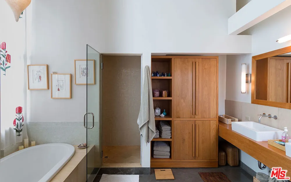 12307 7th Helena Drive Los Angeles, CA 90049