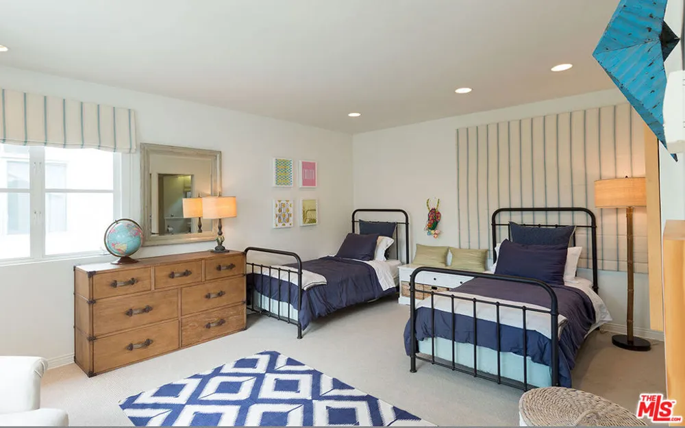 12307 7th Helena Drive Los Angeles, CA 90049