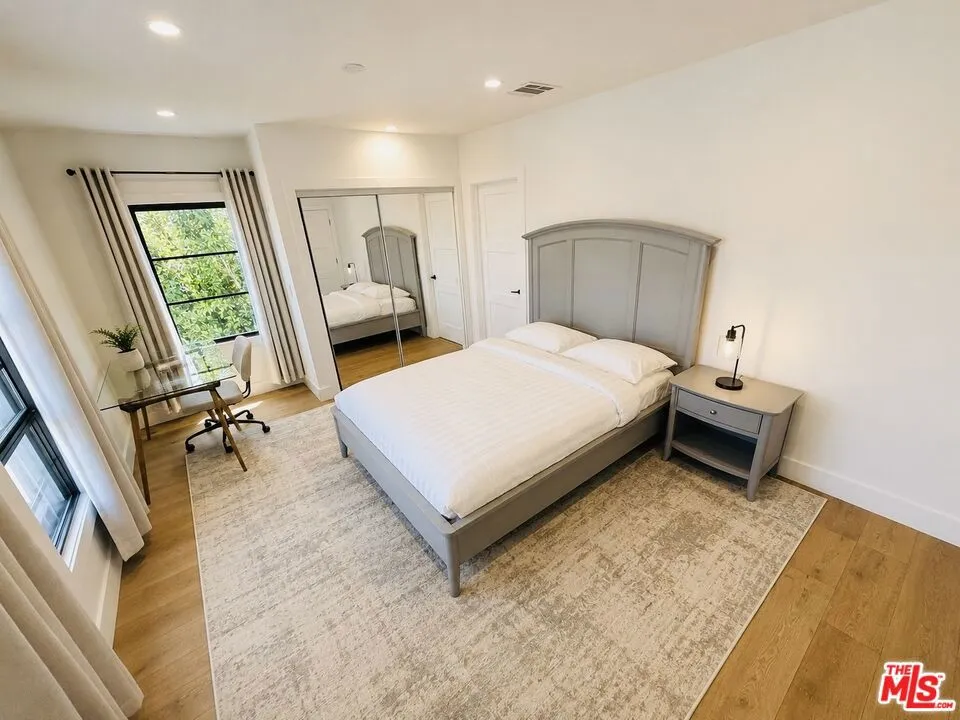 6112 Maryland Drive Los Angeles, CA 90048