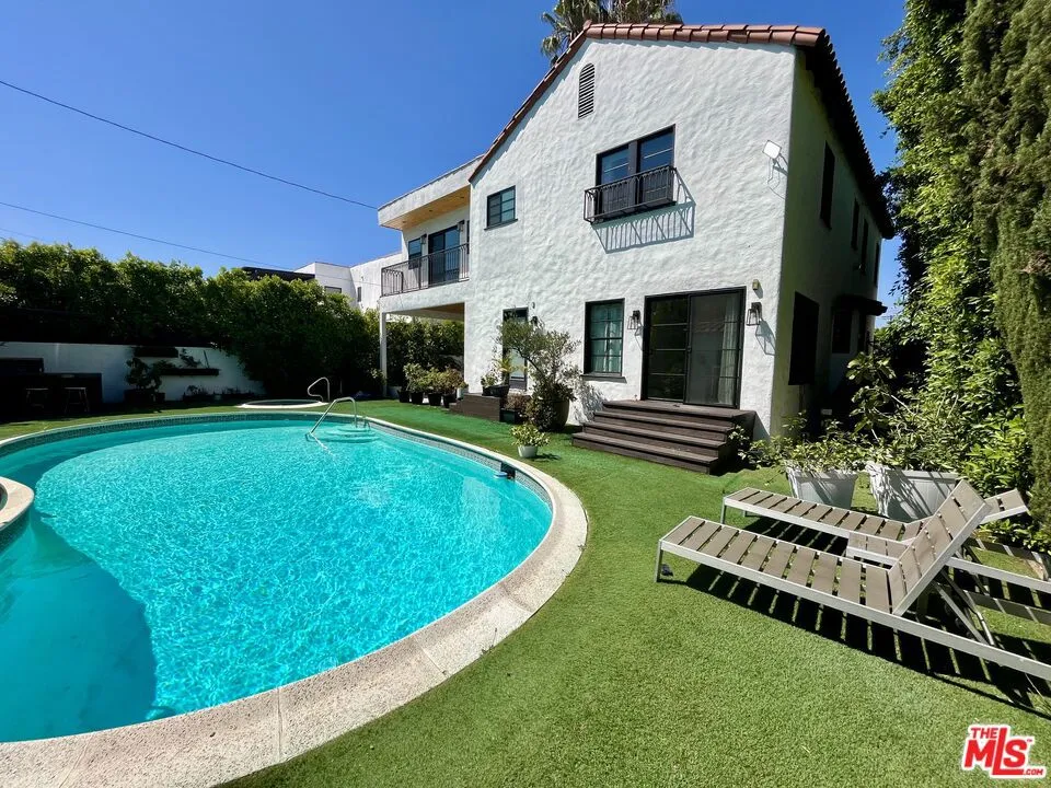 6112 Maryland Drive Los Angeles, CA 90048