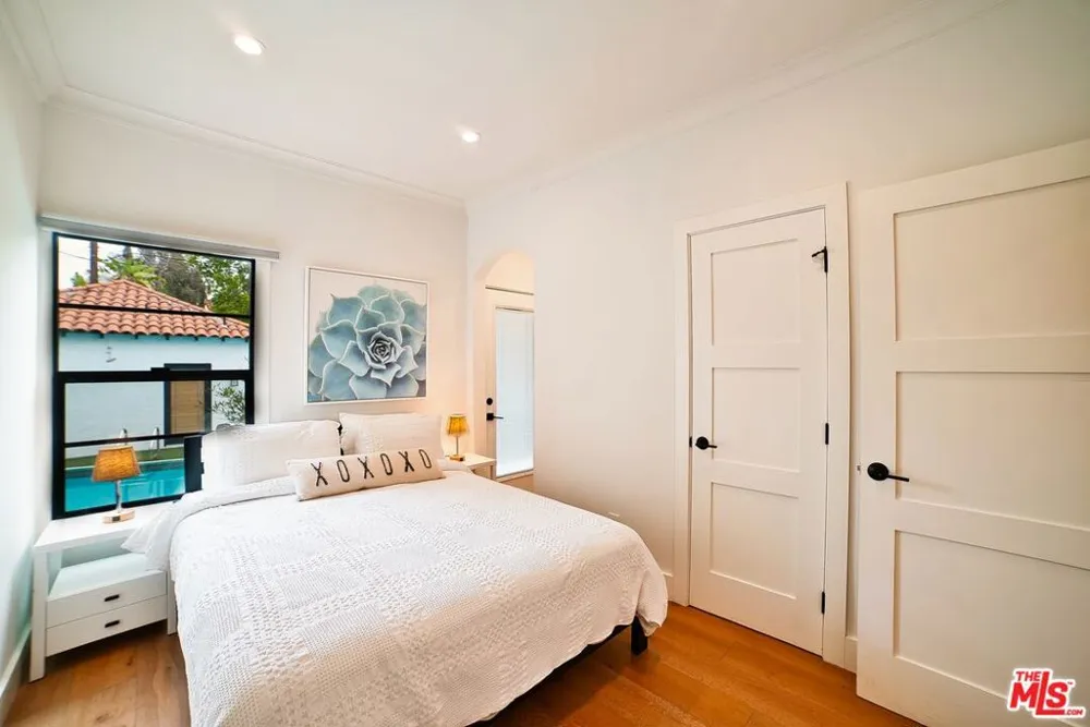 6112 Maryland Drive Los Angeles, CA 90048