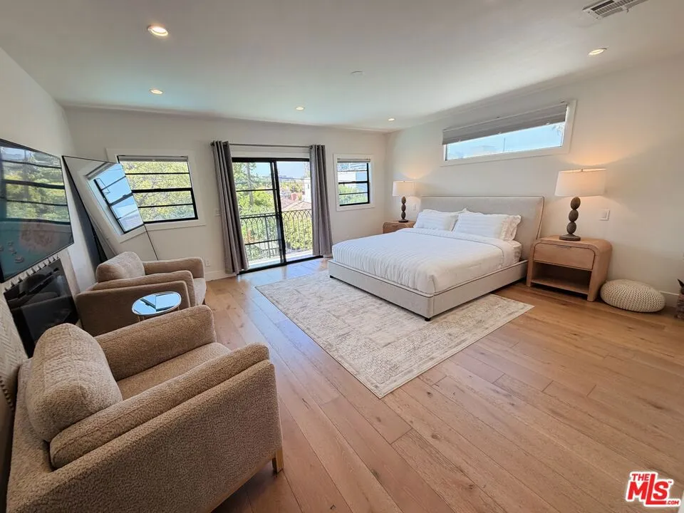 6112 Maryland Drive Los Angeles, CA 90048