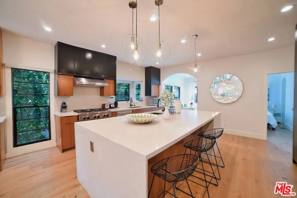 6112 Maryland Drive Los Angeles, CA 90048