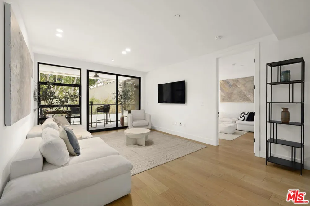 10777 Wilshire Boulevard #207 Los Angeles, CA 90024