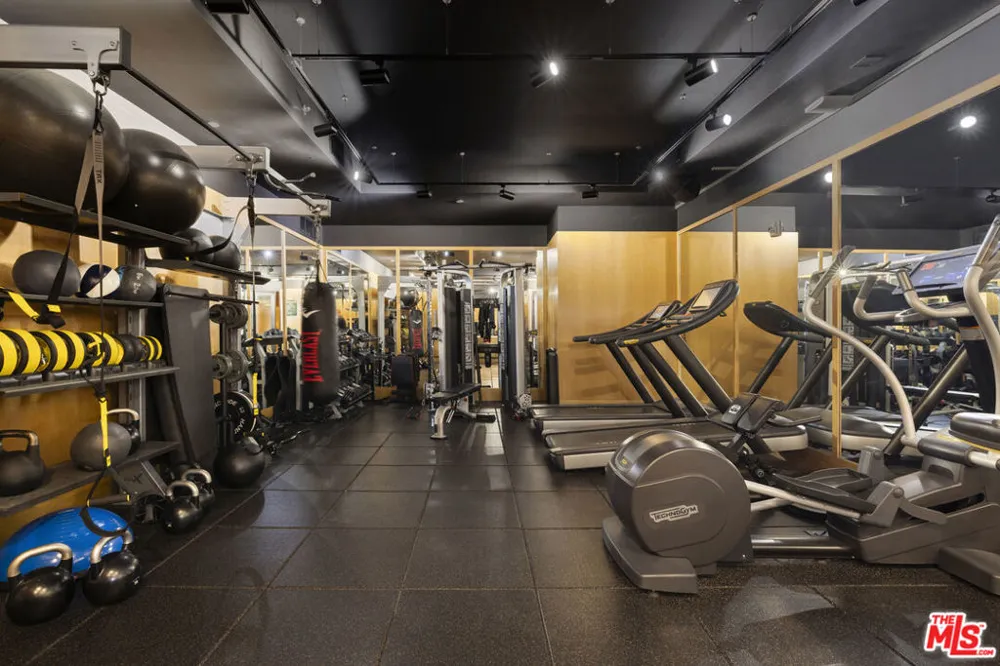 10777 Wilshire Boulevard #207 Los Angeles, CA 90024