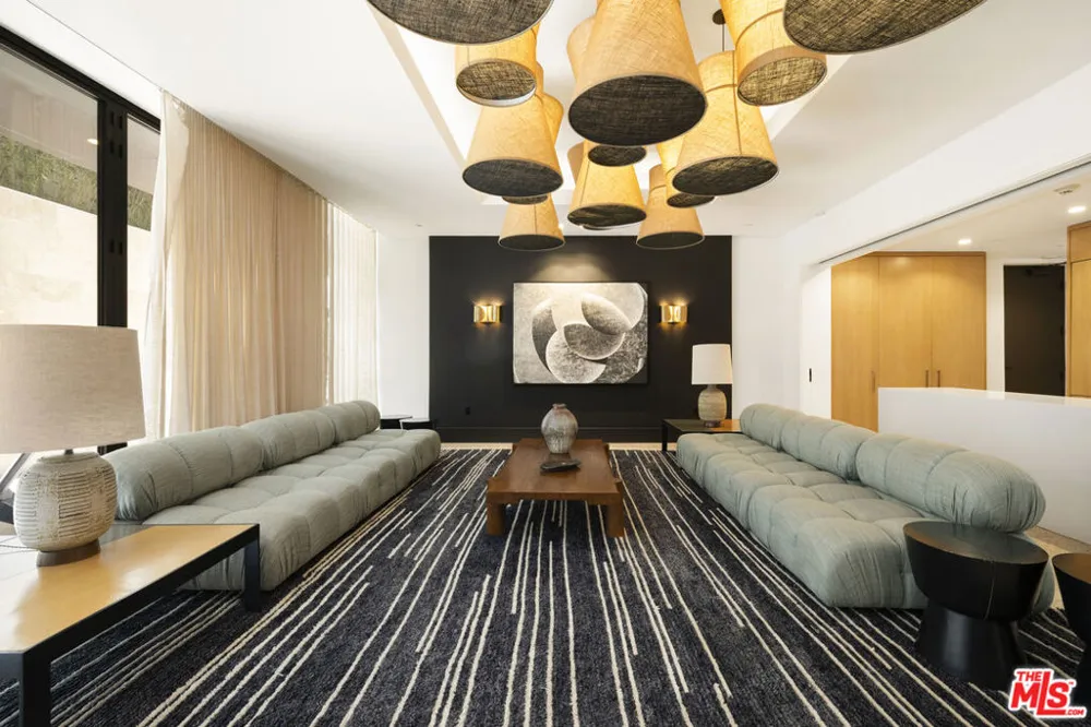 10777 Wilshire Boulevard #207 Los Angeles, CA 90024