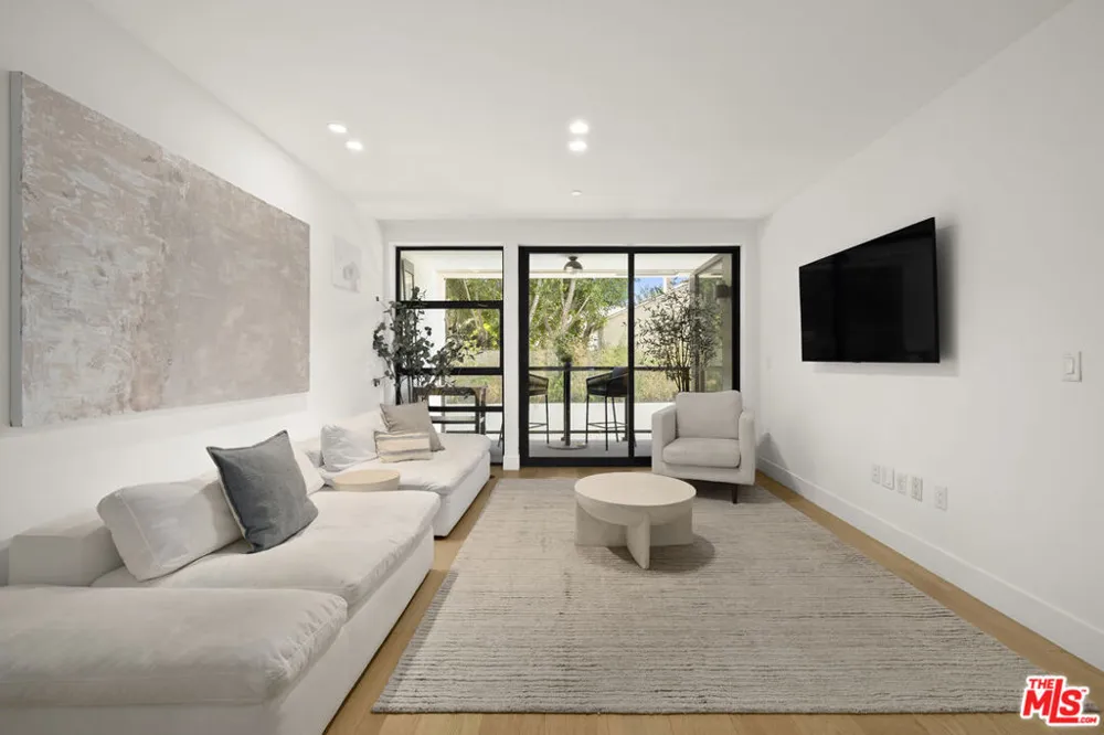 10777 Wilshire Boulevard #207 Los Angeles, CA 90024