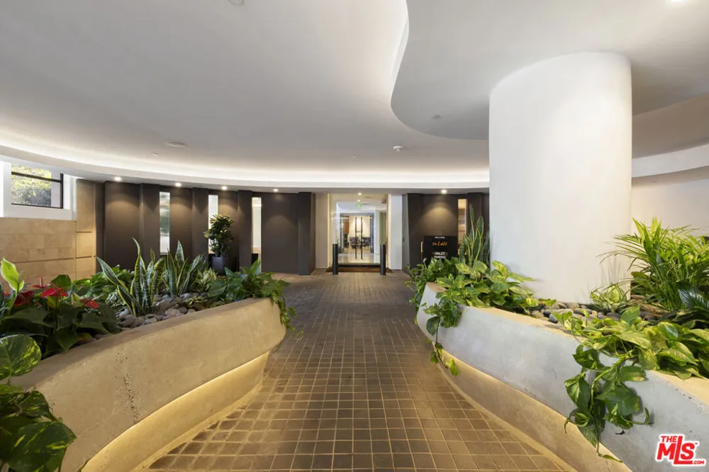 10777 Wilshire Boulevard #207 Los Angeles, CA 90024