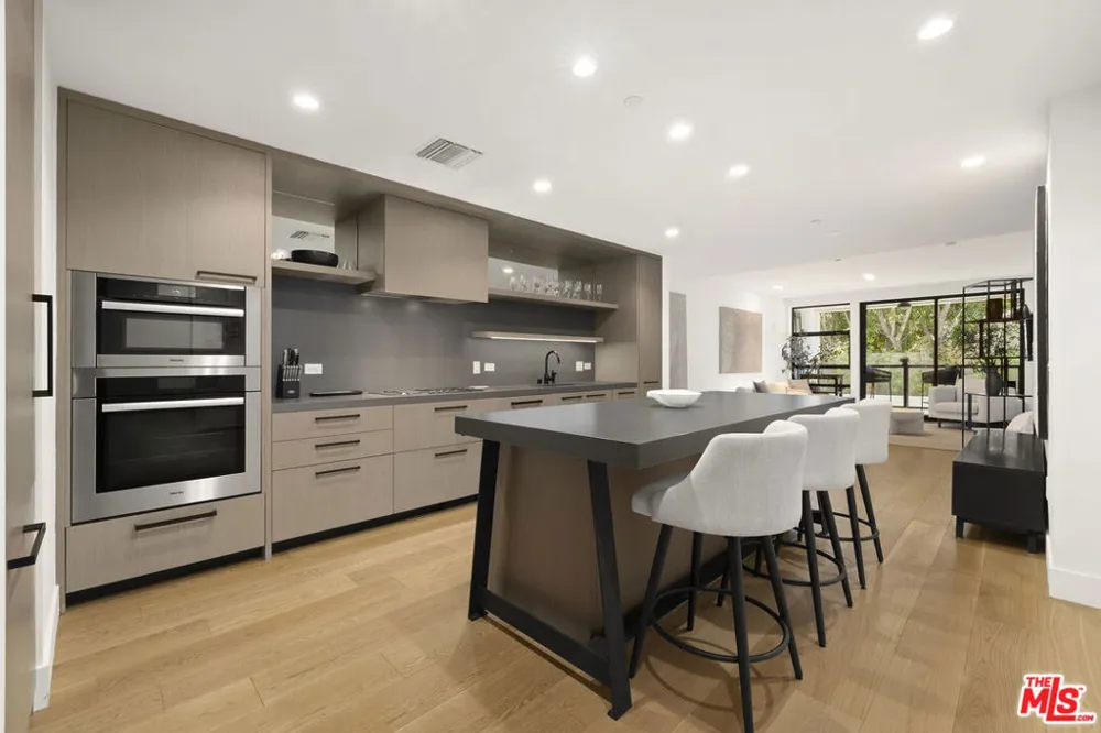 10777 Wilshire Boulevard #207 Los Angeles, CA 90024